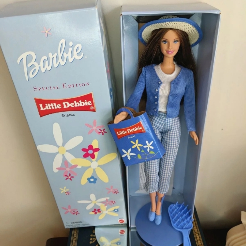 Barbie Little Debbie Special Edition 2001 Like New